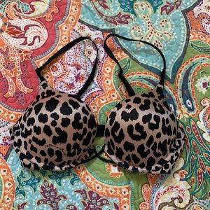 34C Victoria’s Secret Bombshell plunge bra